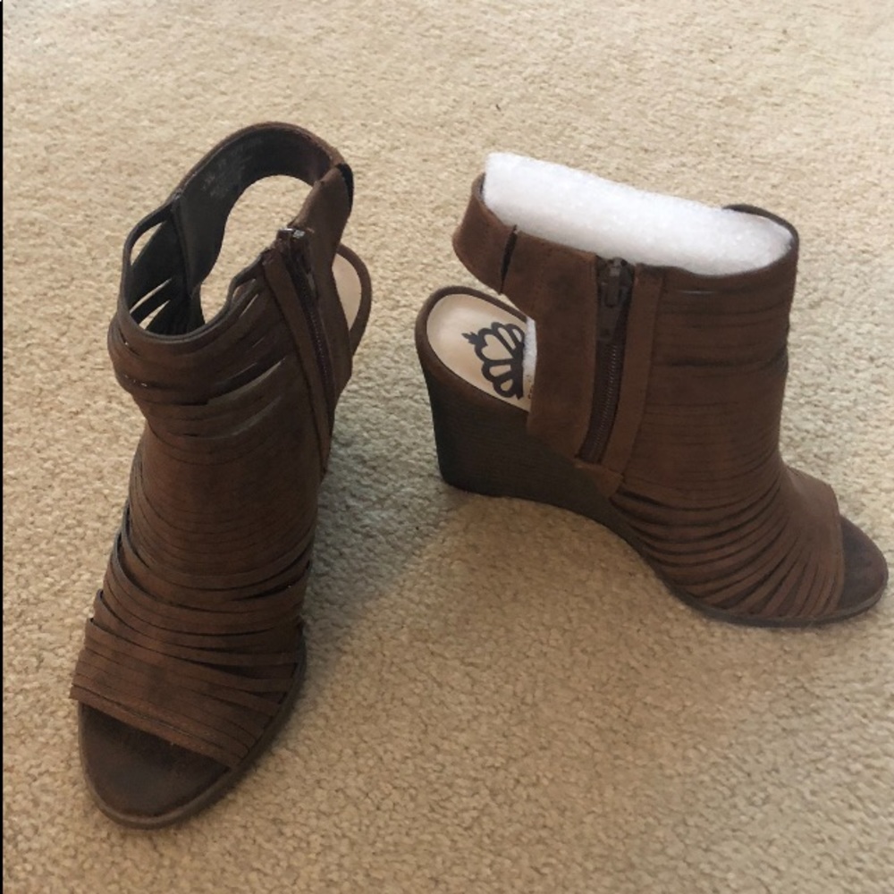 Size 5.5 Fergalicious heels